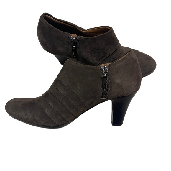 Clarks Artisan Society Gown Ii Brown Pleating Shooties size 9M - Picture 4 of 8